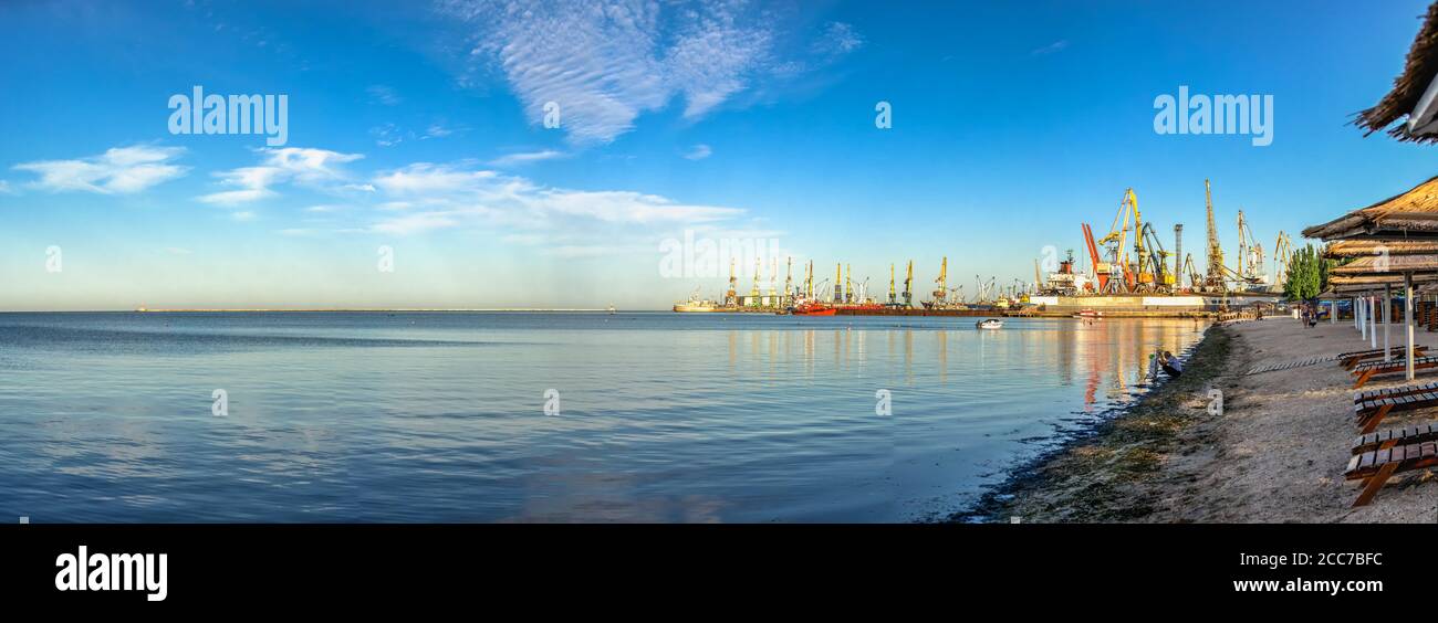 Berdyanskdagi yalangoch plyaj fotosurati