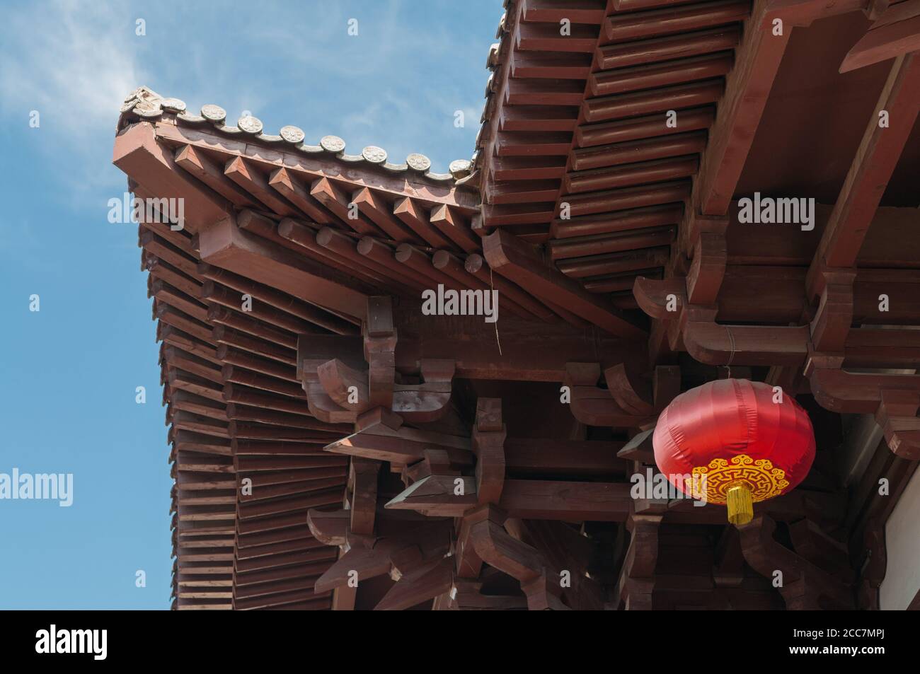 Chinese red lantern under the roof in traditional style Stock Photo - Alamy