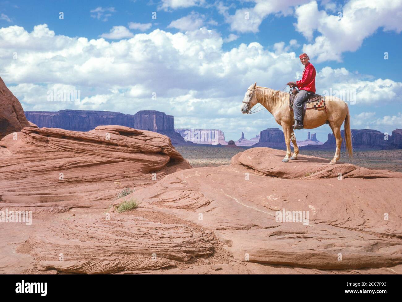 Indian with horse hi-res stock photography and images - Alamy