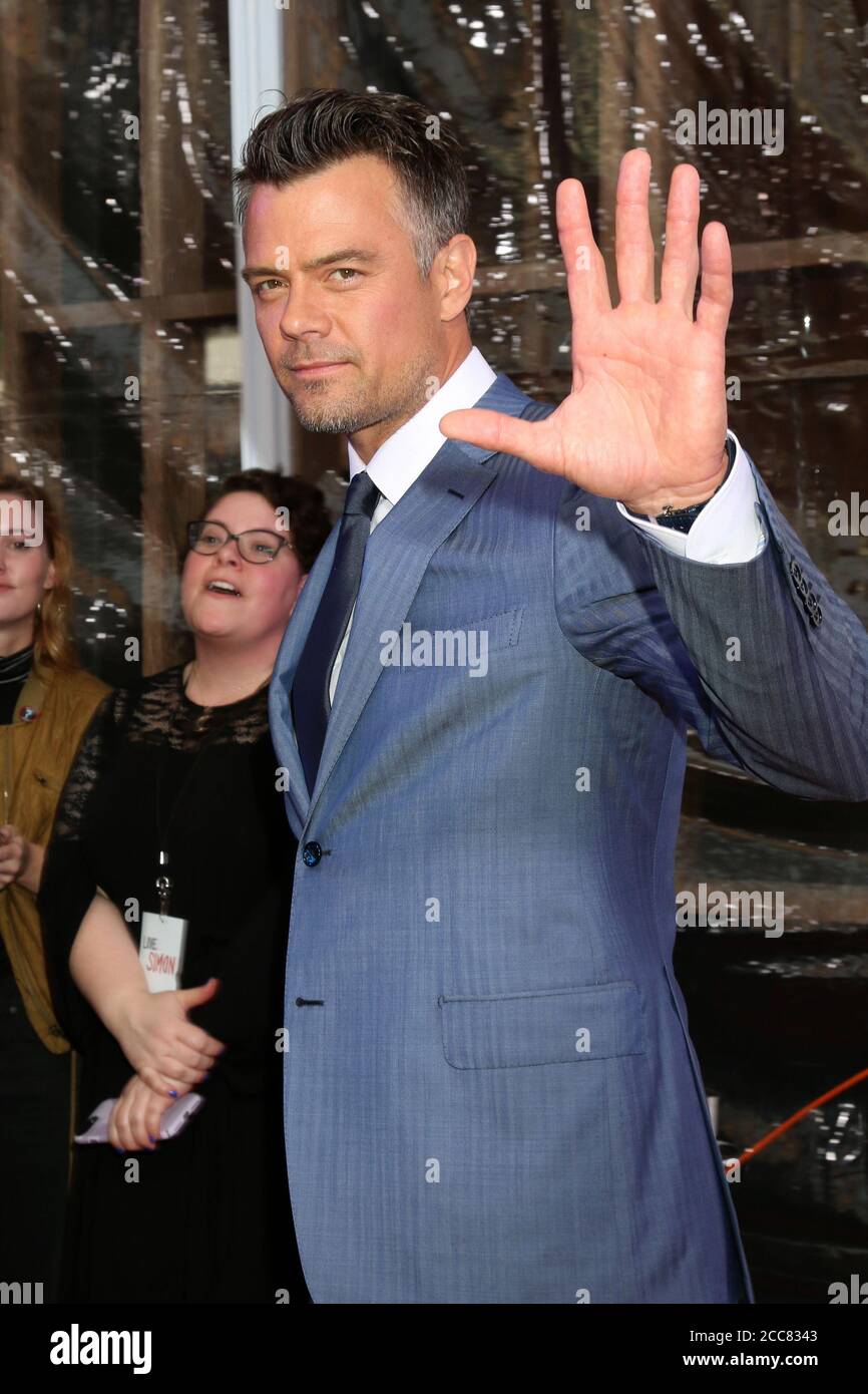 LOS ANGELES - MAR 13:  Josh Duhamel at the Love, Simon Special Screening at Westfield Century City Mall Atrium on March 13, 2018 in Century City, CA Stock Photo