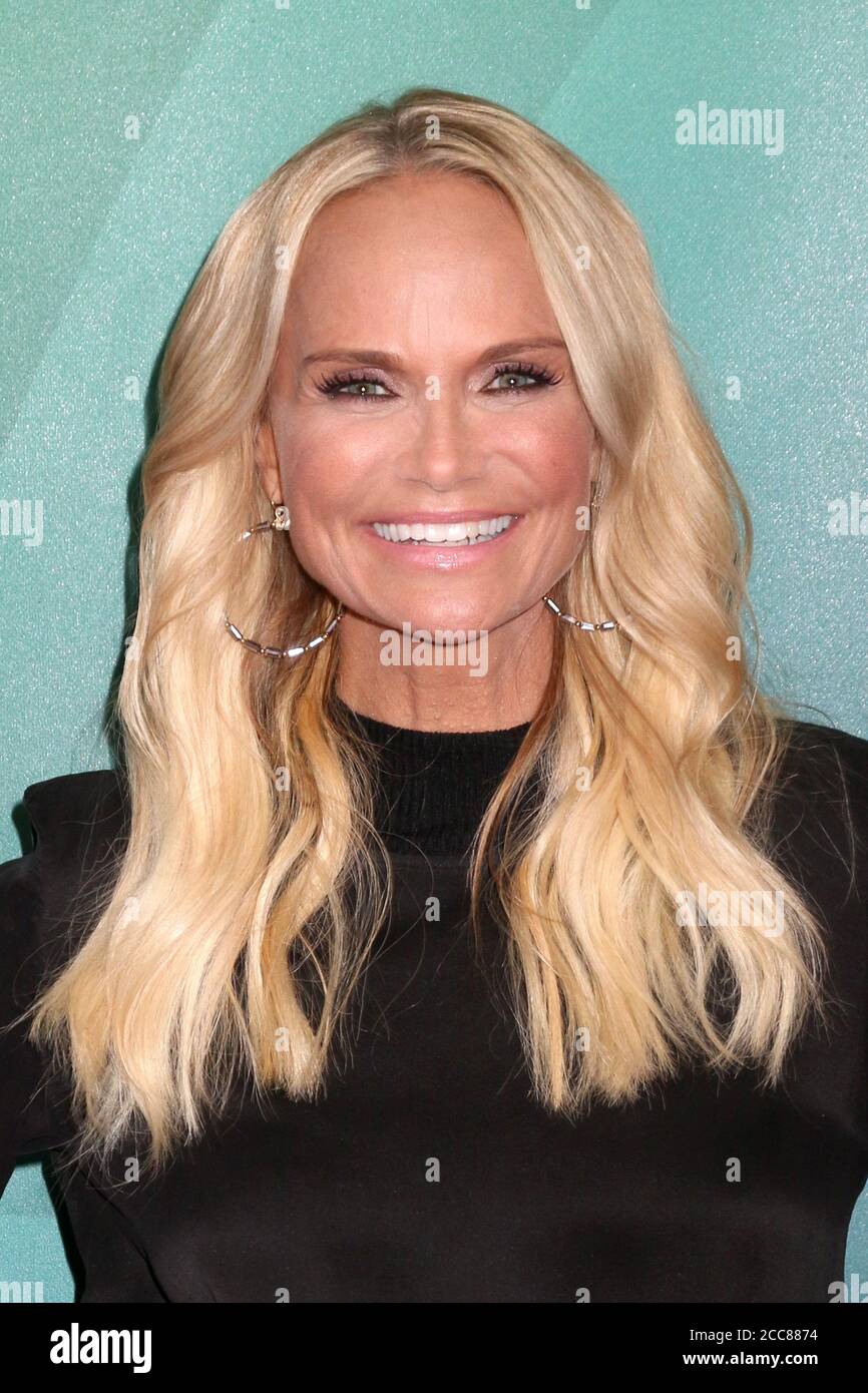 LOS ANGELES - MAY 2: Kristin Chenoweth at the NBCUniversal Summer Press