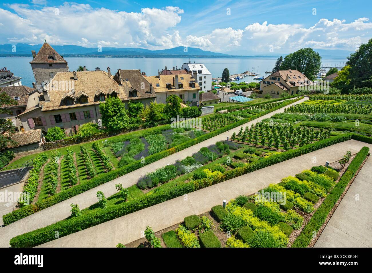 Switzerland, Vaud Canton, Nyon, view from Promenade des vielles Murailles toward Quartier de Rive and Lake Geneva Stock Photo