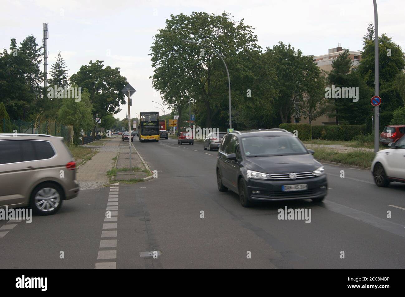Die Gatower Straße Ecke Pfälzische Straße in Berlin-Spandau, Blickrichtung Norden Stock Photo