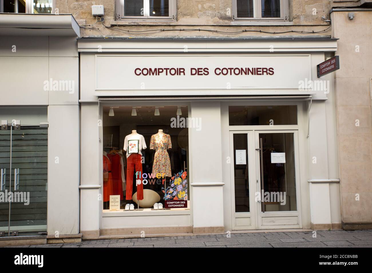 Comptoir Des Cotonniers Brand Storefront Stock Photo Alamy