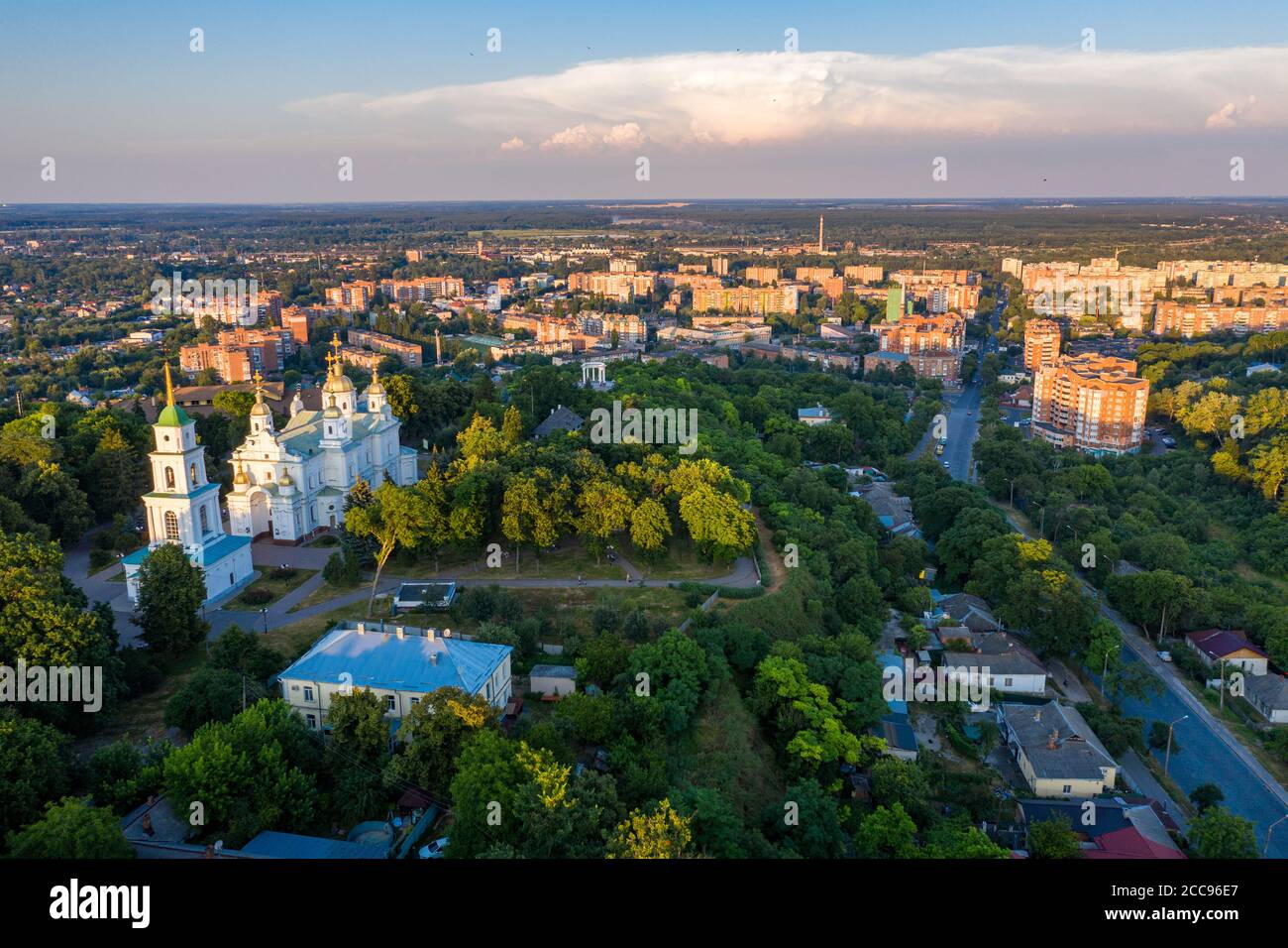 Xonada bir qiz onanizm bilan shugullanadi