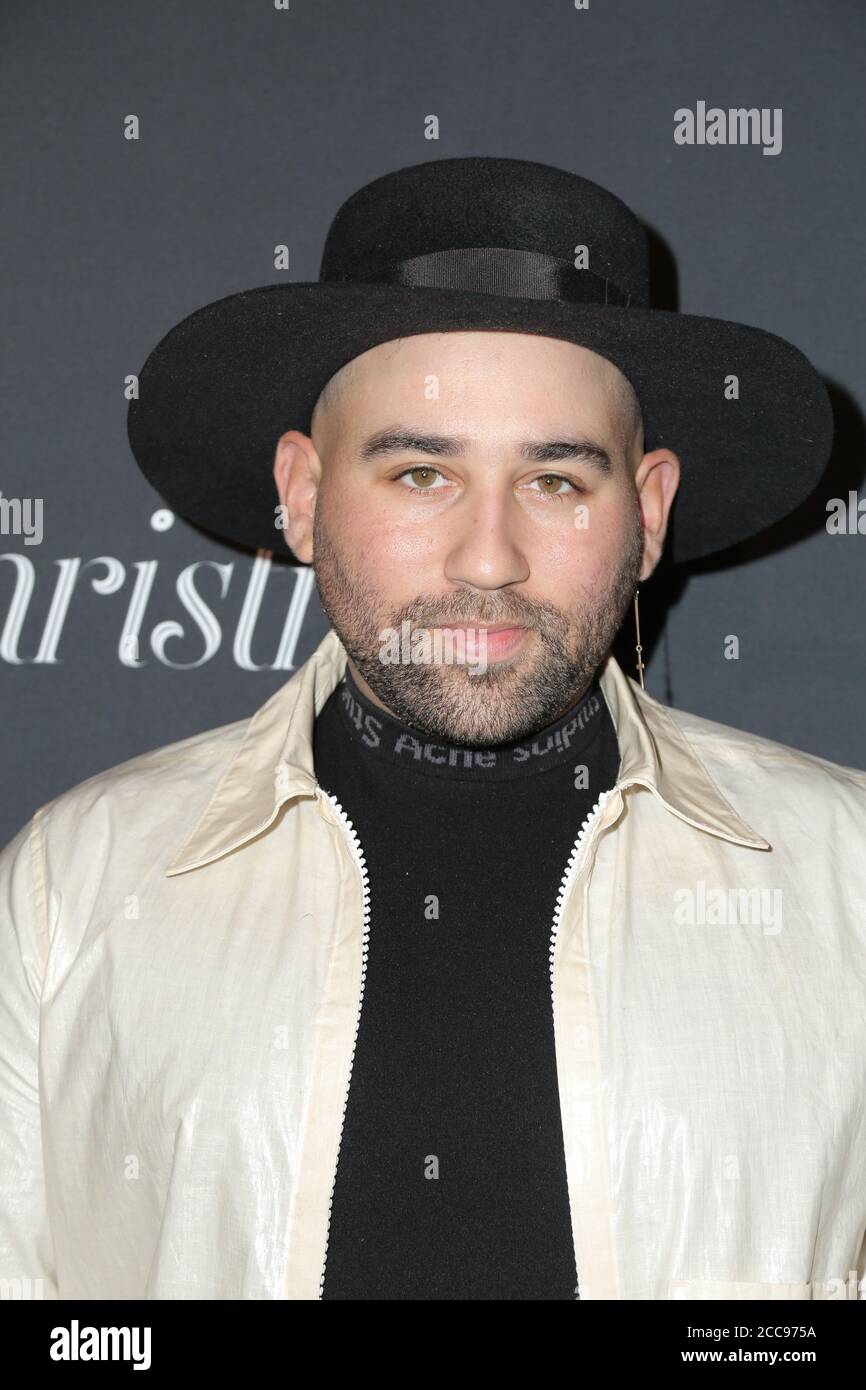 LOS ANGELES NOV 18 Parson James at the Grove Christmas Tree Lighting