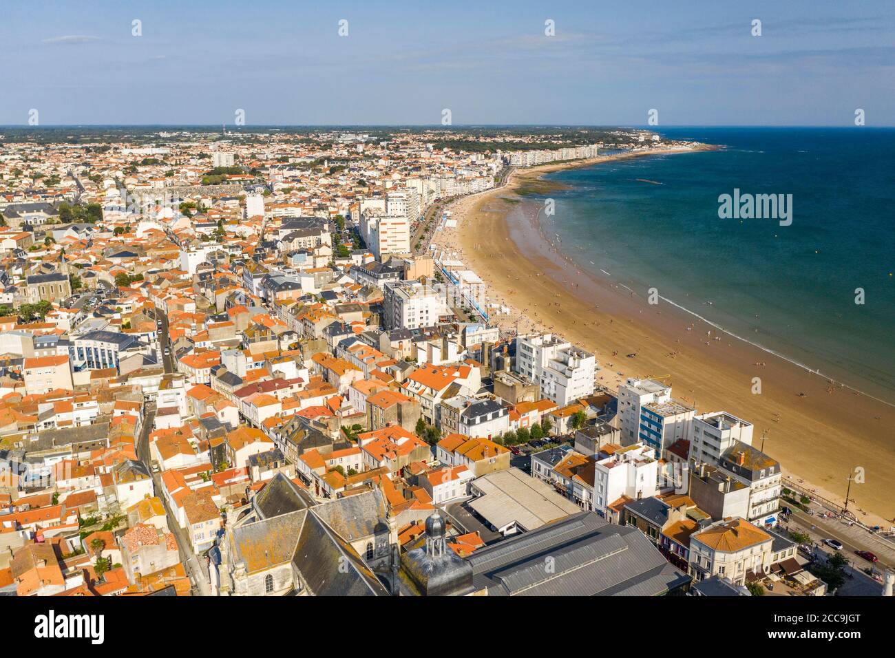Les Sables d'Olonne: aerial view of the harbour and its surroundings, with  the covered market, the Church of Notre-Dame de Bon Port and the great beac  Stock Photo - Alamy