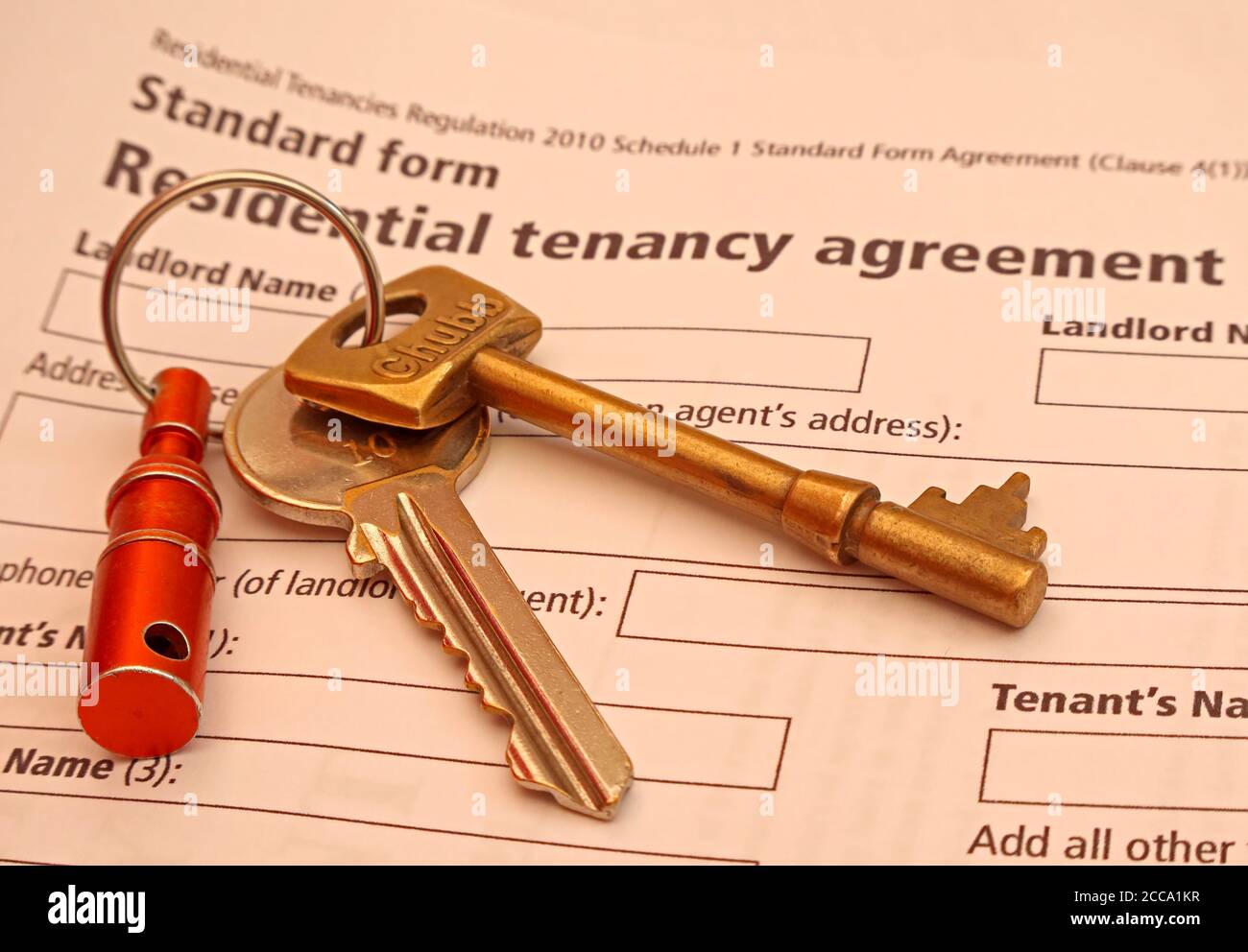Tenancy Agreement with door keys, Social Housing nd Council tenancy agreement Stock Photo