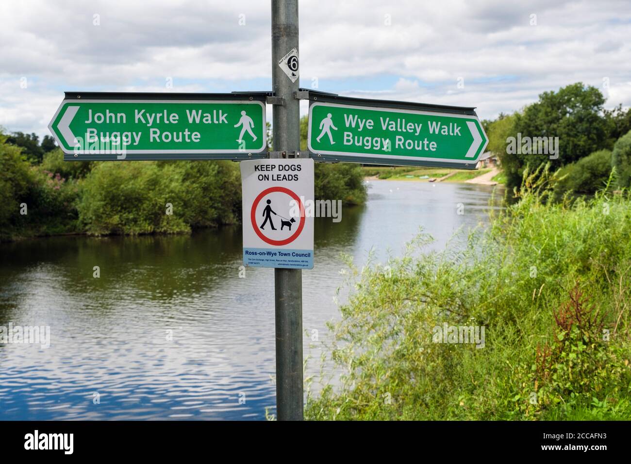 John Kyrle and Wye Valley Walk buggy route signpost by River Wye. Ross on Wye, Herefordshire, England, UK, Britain Stock Photo