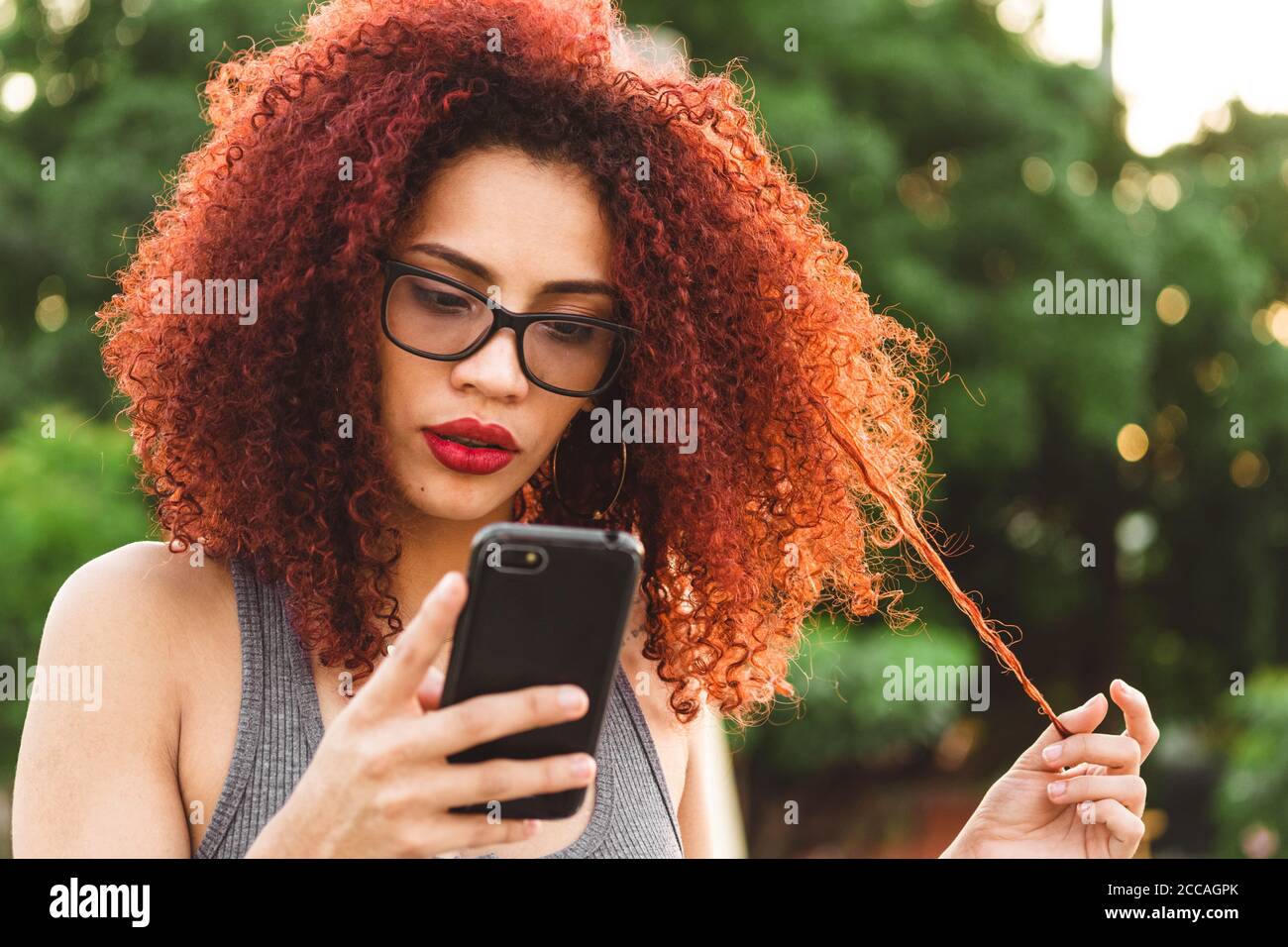 African american woman afro hi-res stock photography and images - Alamy