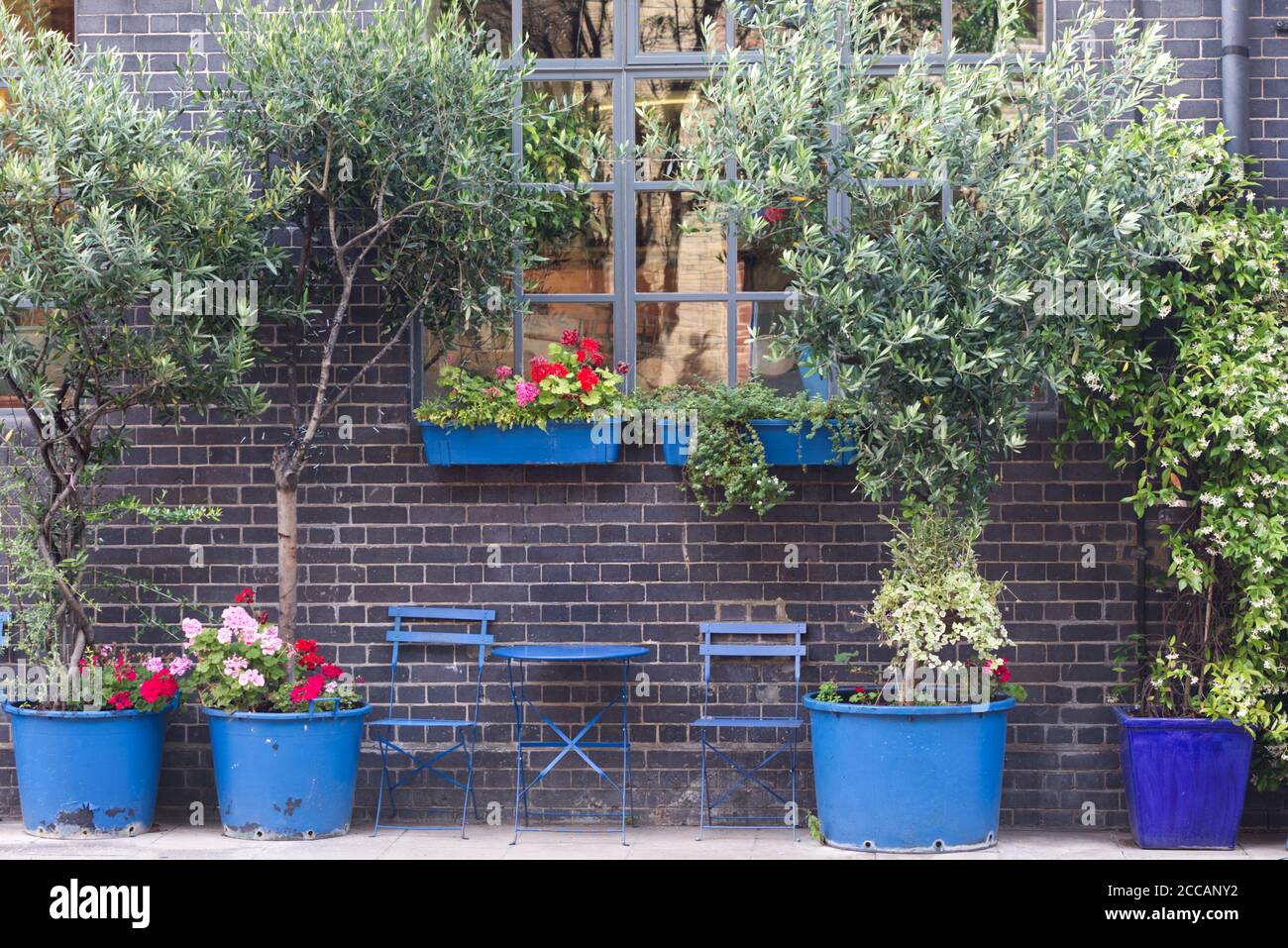London window boxes hires stock photography and images Alamy
