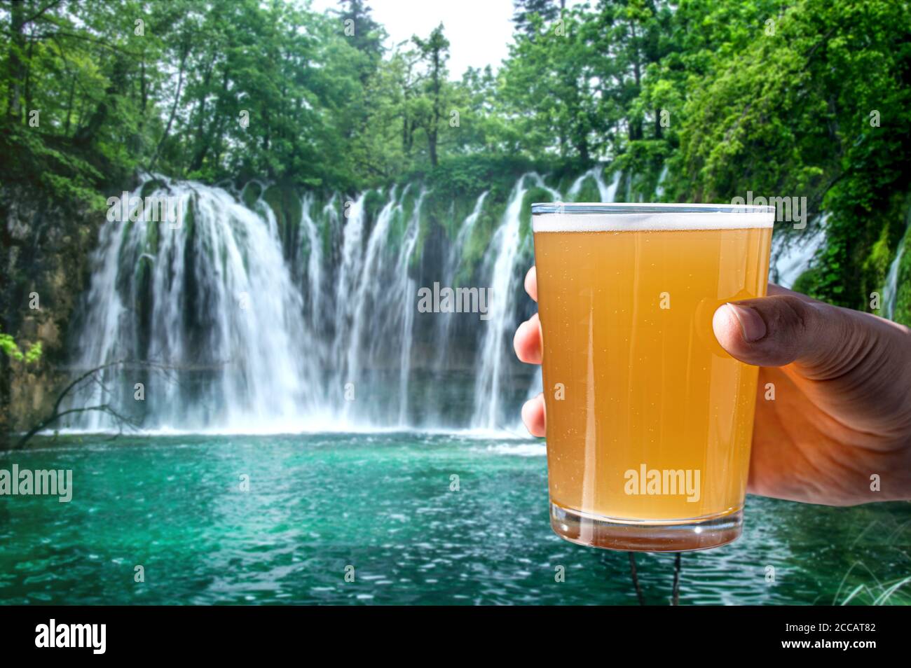 Man holding beer relax hi-res stock photography and images - Alamy