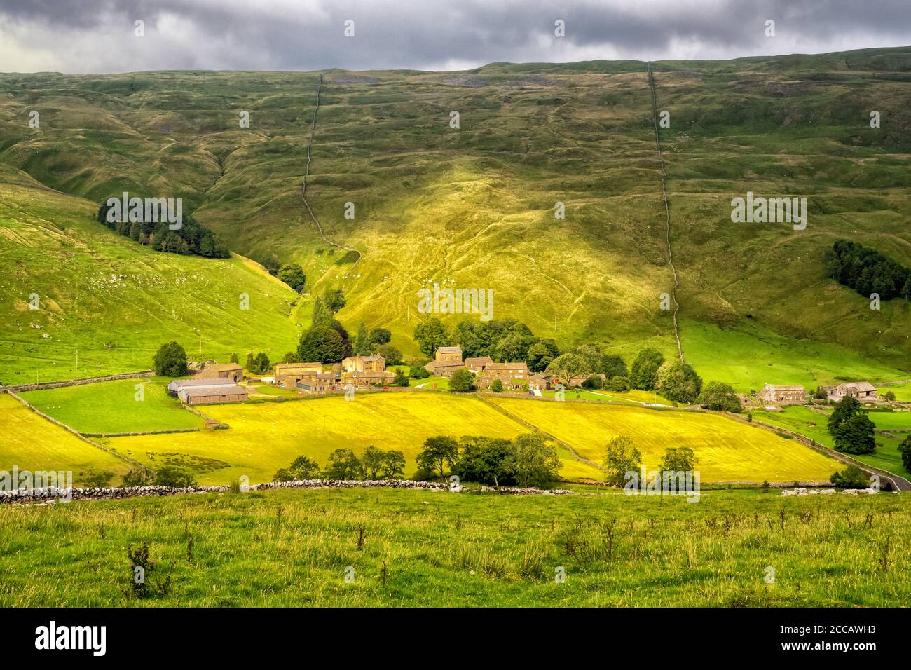 Halton Gill is a hamlet and civil parish in Littondale in the Yorkshire Dales in North Yorkshire, England. It is situated 2 miles up Littondale from L Stock Photo