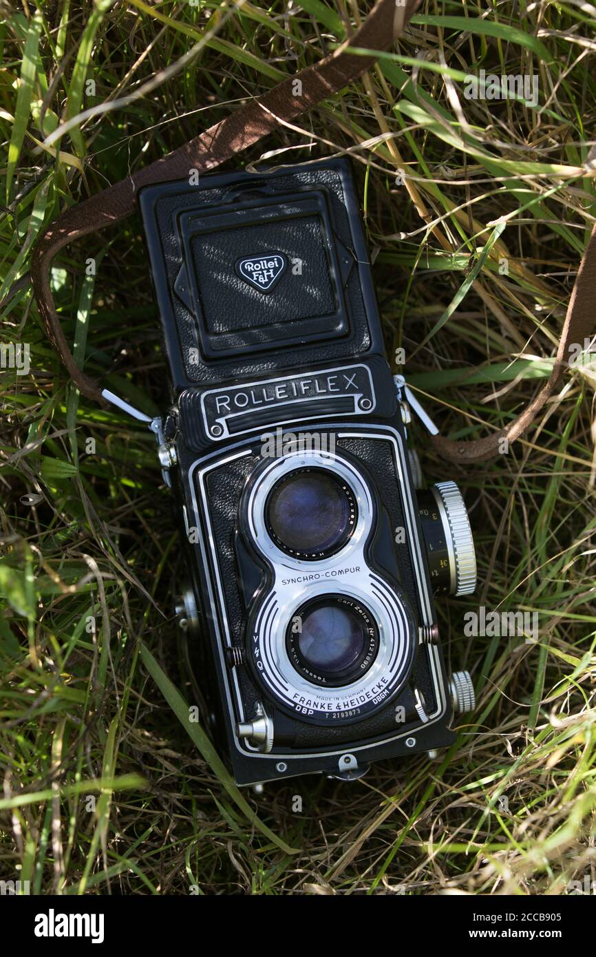 Rolleiflex twin reflex medium format vintage camera Stock Photo Alamy