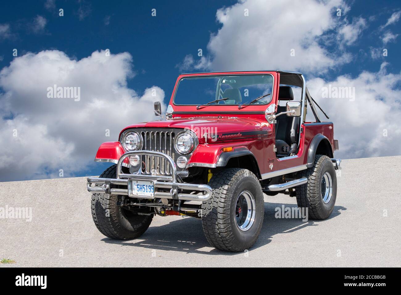 red jeep renegade high resolution stock photography and images alamy