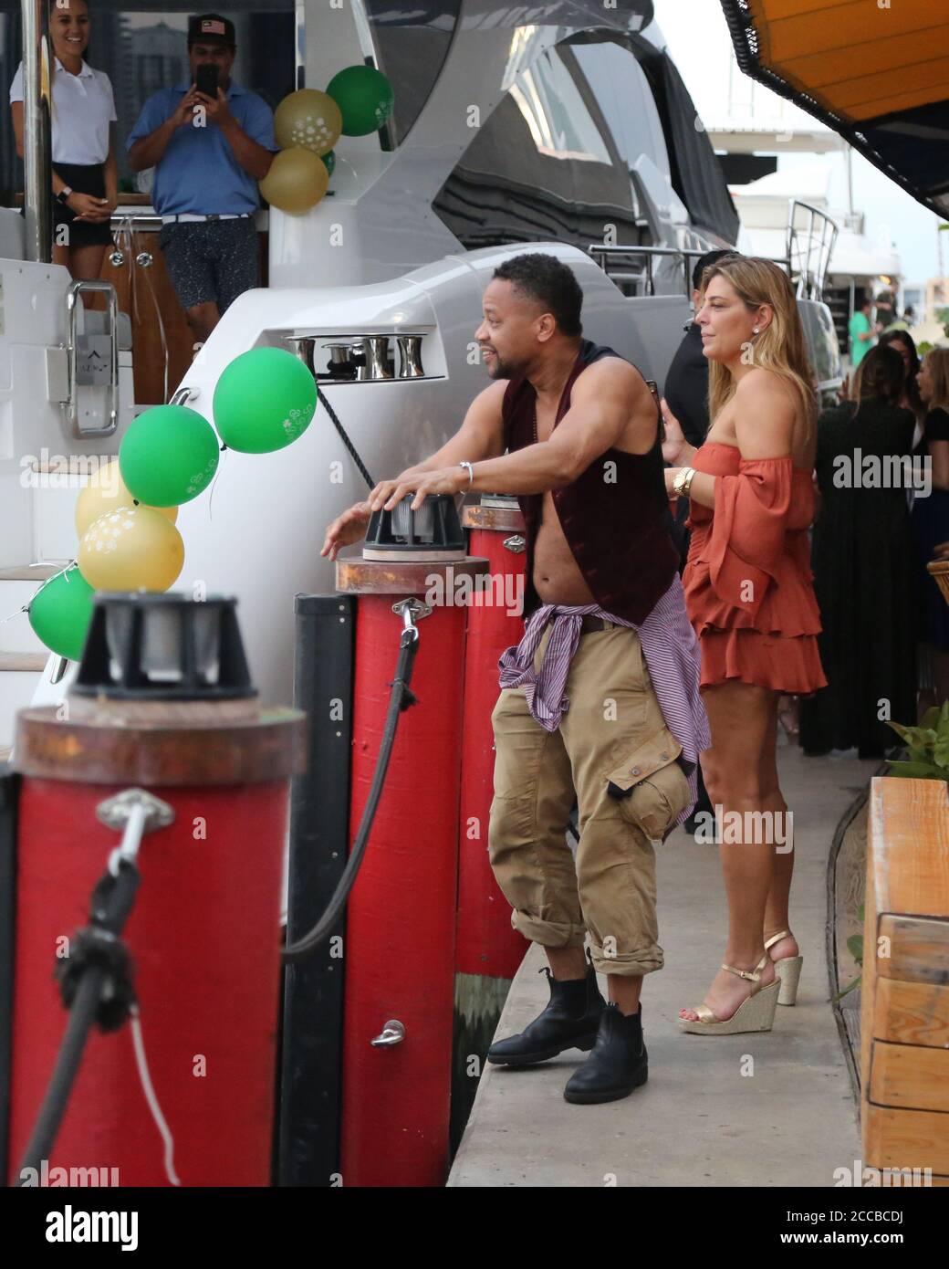 Miami, United States Of America. 17th Mar, 2019. MIAMI GARDENS, FL - MARCH 17: Robert De Niro's son's estranged wife is 'hooking up' with Cuba Gooding Jr. as seen at Seaspice Resaurant on March 17, 2019 in Miami, Florida. People: Cuba Gooding Jr Credit: Storms Media Group/Alamy Live News Stock Photo