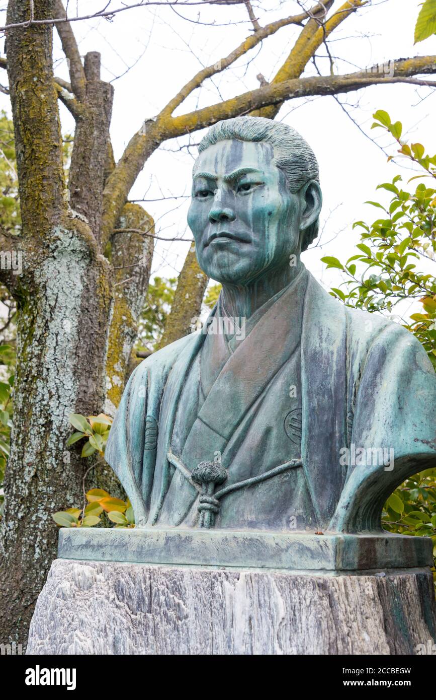Daisuke Kondo 彫刻 pengin Amazon.co.jp: DAISUKE KONDO ペンギン art collection pengin