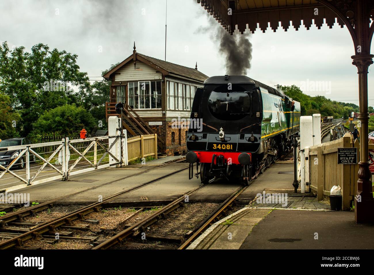 Battle of Britain Class 34081 92 Squadron aproaching Wansford station Stock Photo