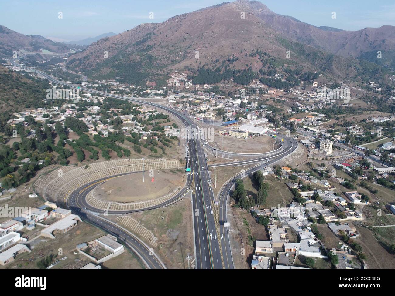 Islamabad. 21st Aug, 2020. Photo taken on Nov. 18, 2019 shows the expressway section from Havelian to Mansehra under the Karakoram Highway (KKH) Phase Two project in Pakistan's northwest Khyber Pakhtunkhwa province. TO GO WITH XINHUA HEADLINES OF AUG. 21, 2020. Credit: Liu Tian/Xinhua/Alamy Live News Stock Photo