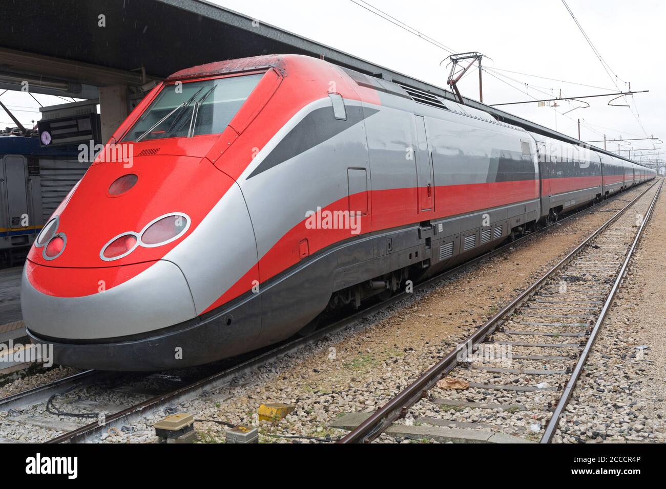 Red Train Fast Fast locomotive hi-res stock photography and images - Alamy
