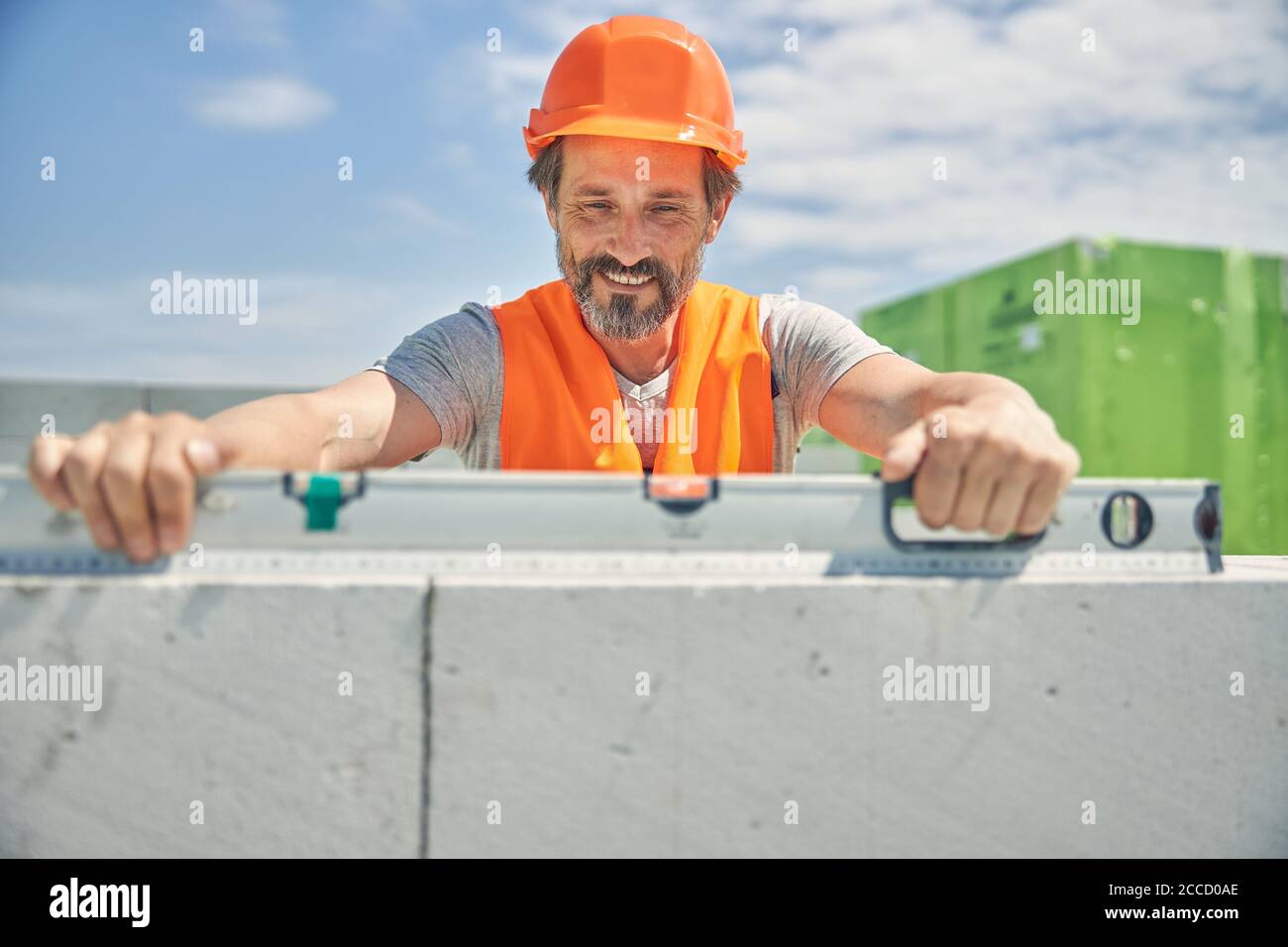 Spirit level bricks hi-res stock photography and images - Alamy