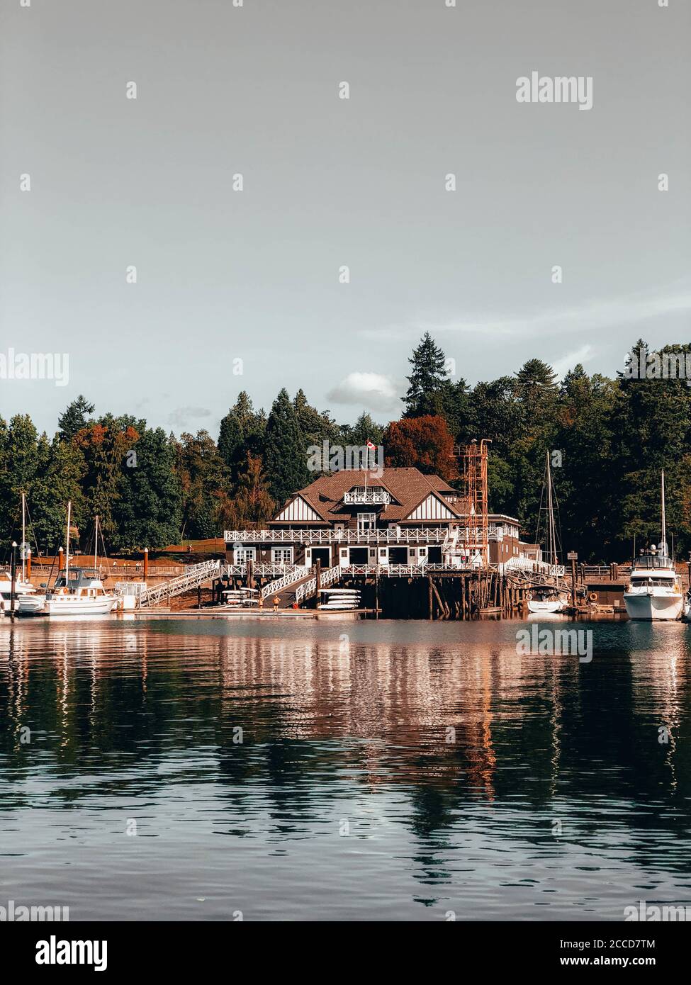 Rustic house on lake Stock Photo - Alamy