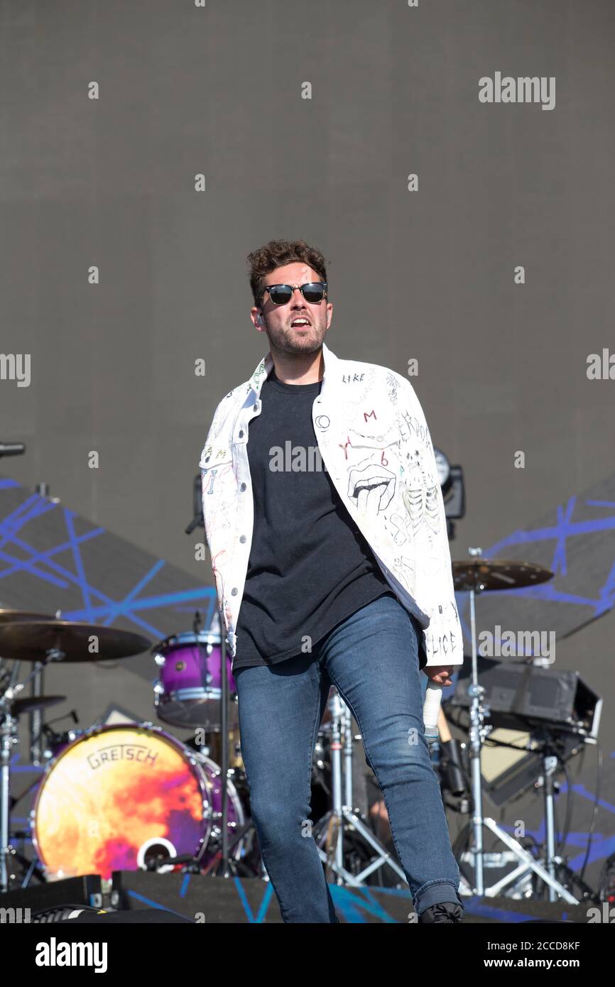 23.8.2019 Richfield Avenue Reading Berkshire UK You me at six on the main stage on day one at reading festival  People in picture  Josh Franceschi Stock Photo