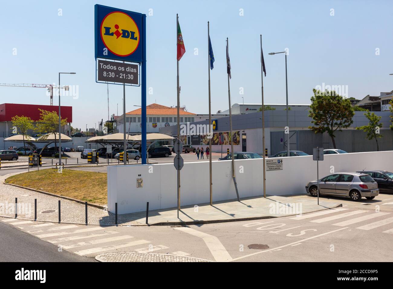 Ontkennen jas zien Lidl Lisbon High Resolution Stock Photography and Images - Alamy