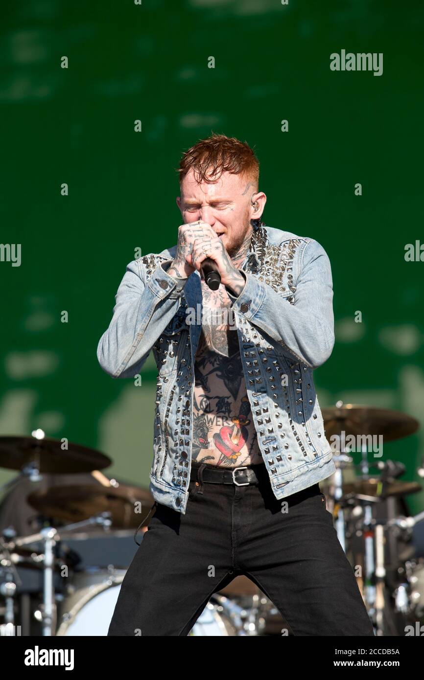 25.8.2019 Richfield Avenue Reading Berkshire UK Frank Carter and the rattle snakes perform on the main stage on day three at reading festival Stock Photo