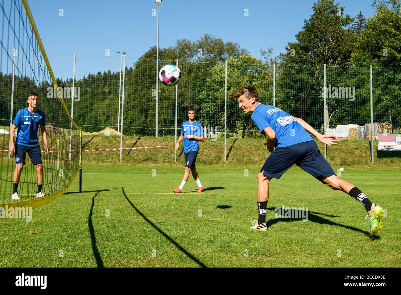 Janis Hanek (KSC), Philip Heise (KSC), Benjamin Goller (KSC) on the ball. (From left). The training session on afterwithtag takes place on a field in Vorderweissach, where the KSC plays football tennis for a change. GES/Football/2. Bundesliga: Karlsruher SC - training camp, August 21, 2020 Football/Soccer: 2. Bundesliga: KSC training camp, Bad Leonfelden, Austria, August 21, 2020 | usage worldwide Stock Photo
