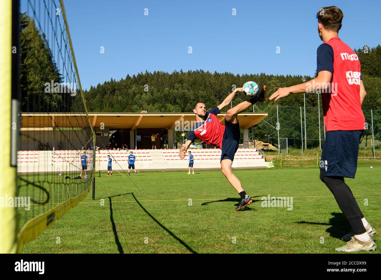 goalwart Marius Gersbeck (KSC) on the ball. The training session on afterwithtag takes place on a square in Vorderweissach, where the KSC plays football tennis for a change. GES/Football/2. Bundesliga: Karlsruher SC - training camp, August 21, 2020 Football/Soccer: 2. Bundesliga: KSC training camp, Bad Leonfelden, Austria, August 21, 2020 | usage worldwide Stock Photo