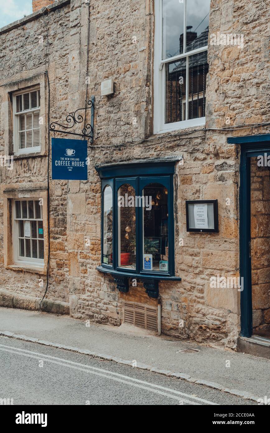 Stow-on-the-Wold, UK - July 10, 2020: Sign and exterior of The New England coffee house in Stow-on-the-Wold, a market town in Cotswolds, UK, built on Stock Photo