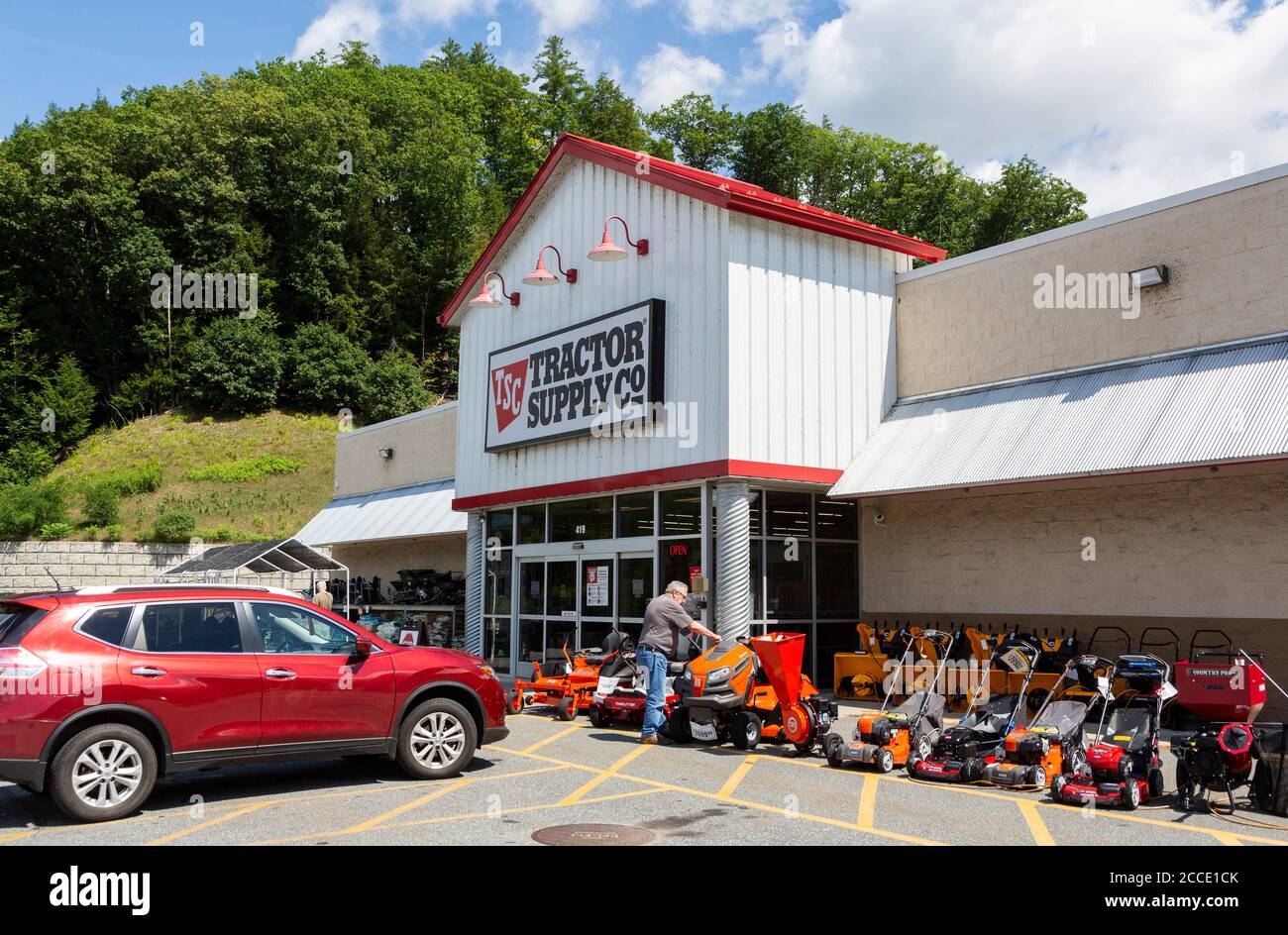 Tractor supply company hires stock photography and images Alamy