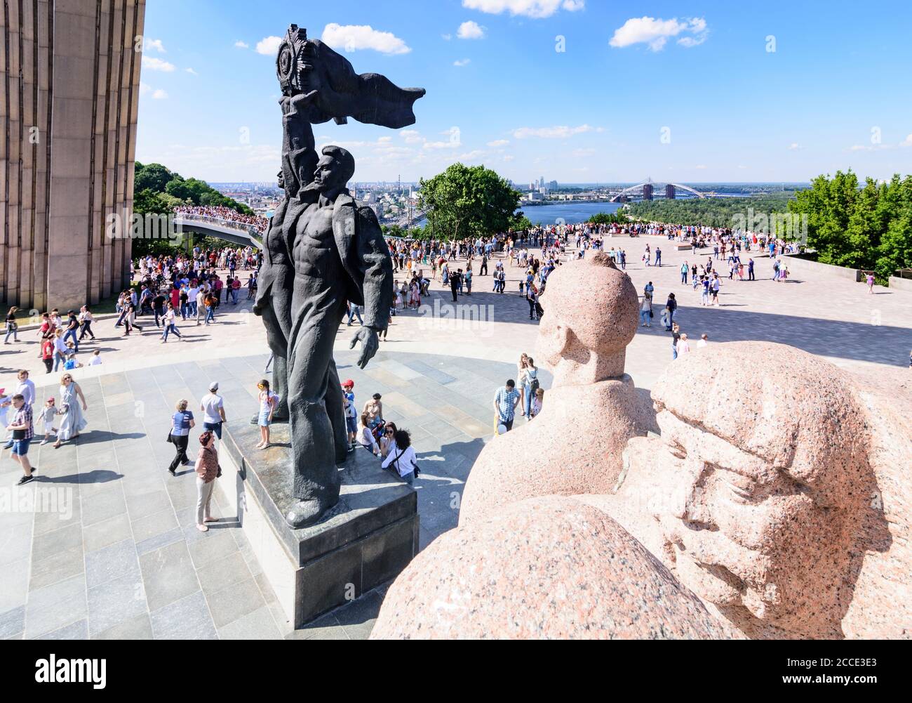 Kiev (Kyiv), People's Friendship Arch (Friendship of Nations Monument