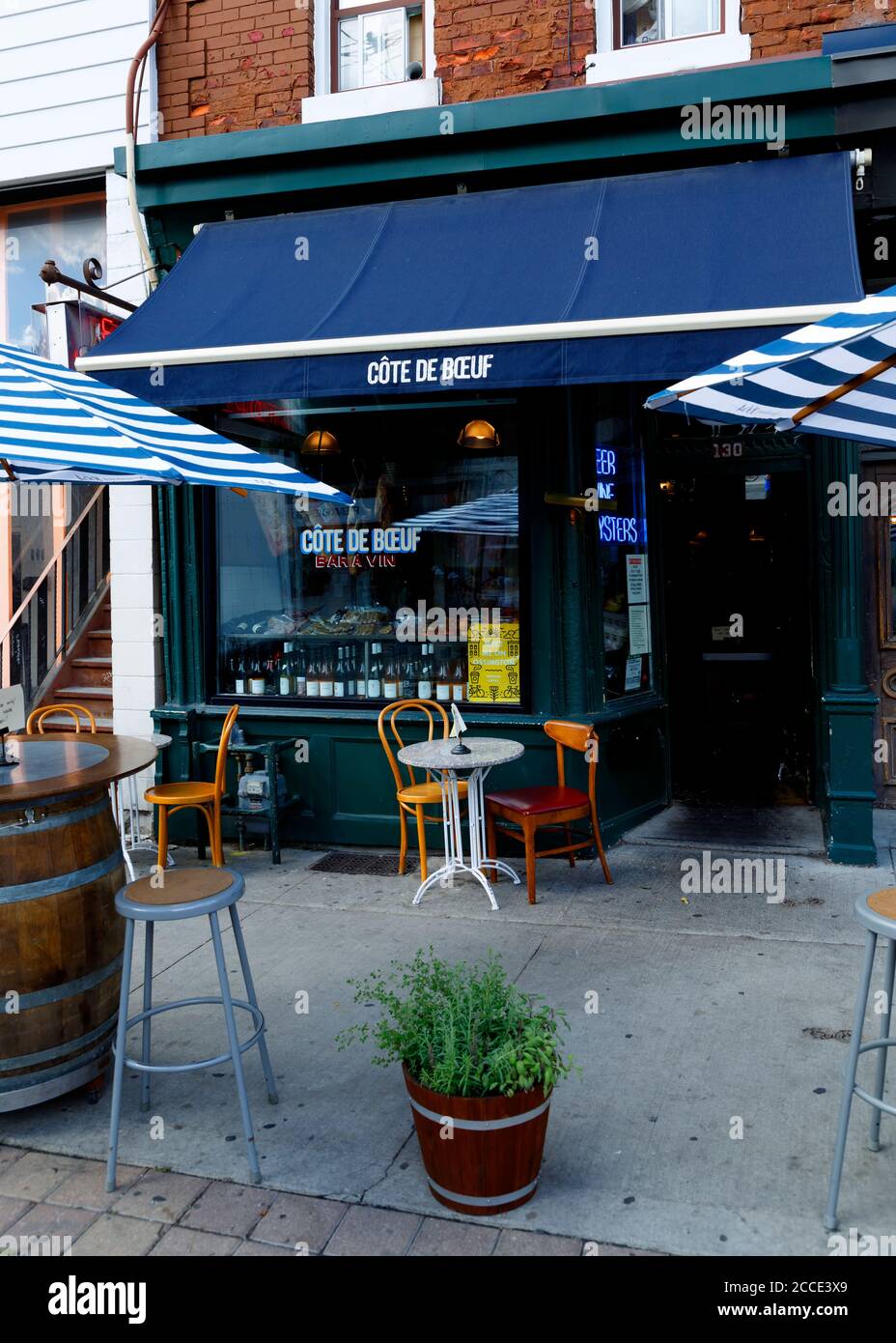 Côte de Boeuf local bistro bar. Toronto Ontario Canada Stock Photo Alamy