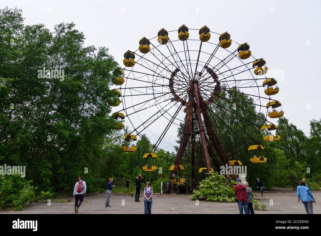 Pripyat (Prypiat), Ferris wheel of the abandoned amusement park in Chernobyl (Chornobyl) Exclusion Zone, Kiev Oblast, Ukraine Stock Photo