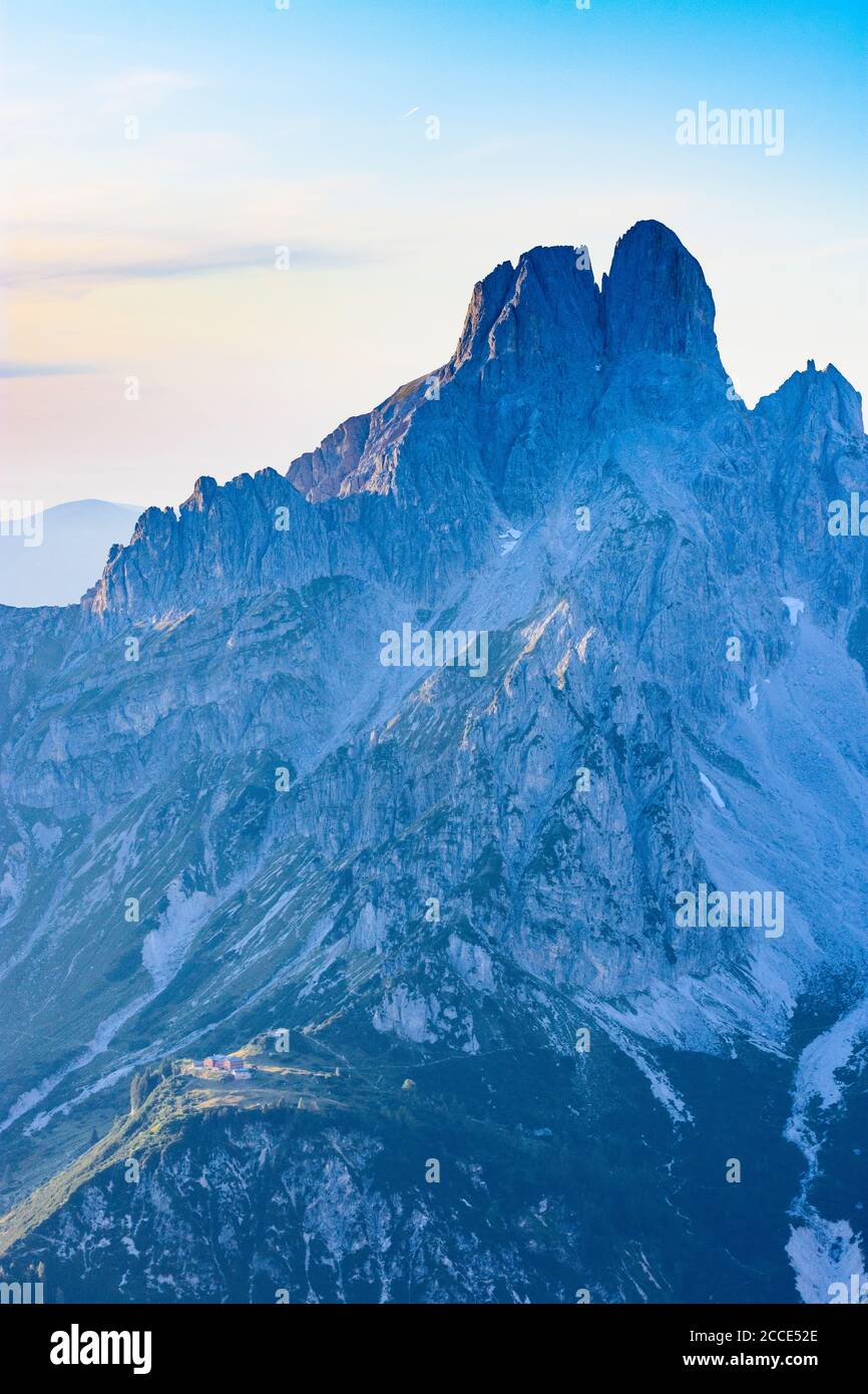 Dachstein Mountains, mountain Bischofsmütze, mountain hut Hofpürglhütte ...