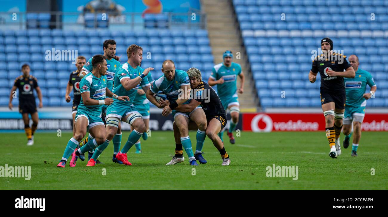 Ricoh Arena, Coventry, West Midlands, England; 21st Aug 2020. English Gallagher Premiership Rugby, Wasps versus Worcester Warriors; Worcester are held up on the run Credit: Action Plus Sports Images/Alamy Live News Stock Photo