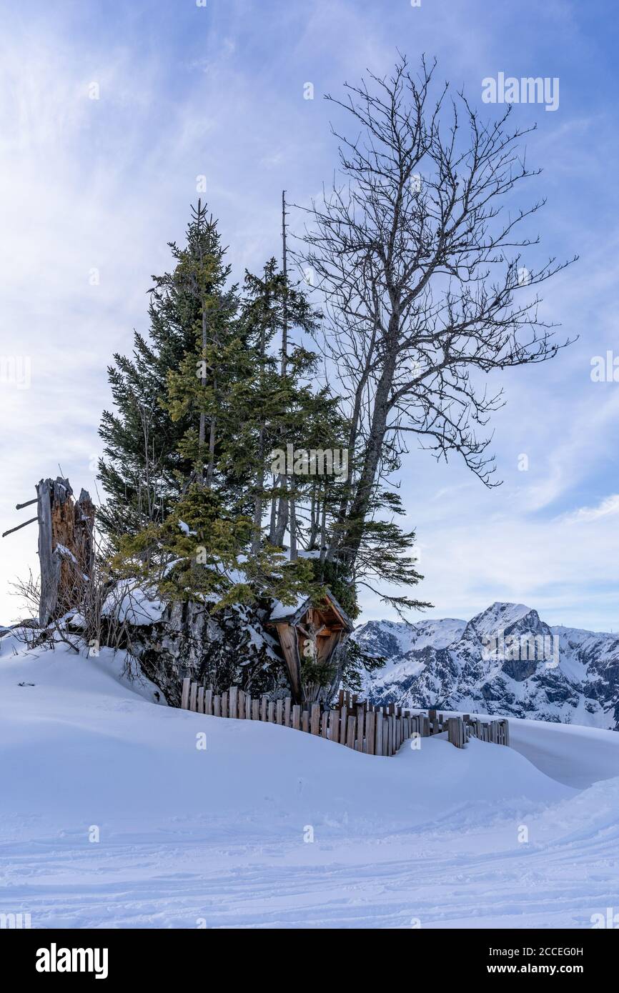 Europe, Austria, Berchtesgaden Alps, Salzburg, Werfen, Ostpreussenhütte, Christ figure in the mountain landscape of the Berchtesgaden Alps Stock Photo