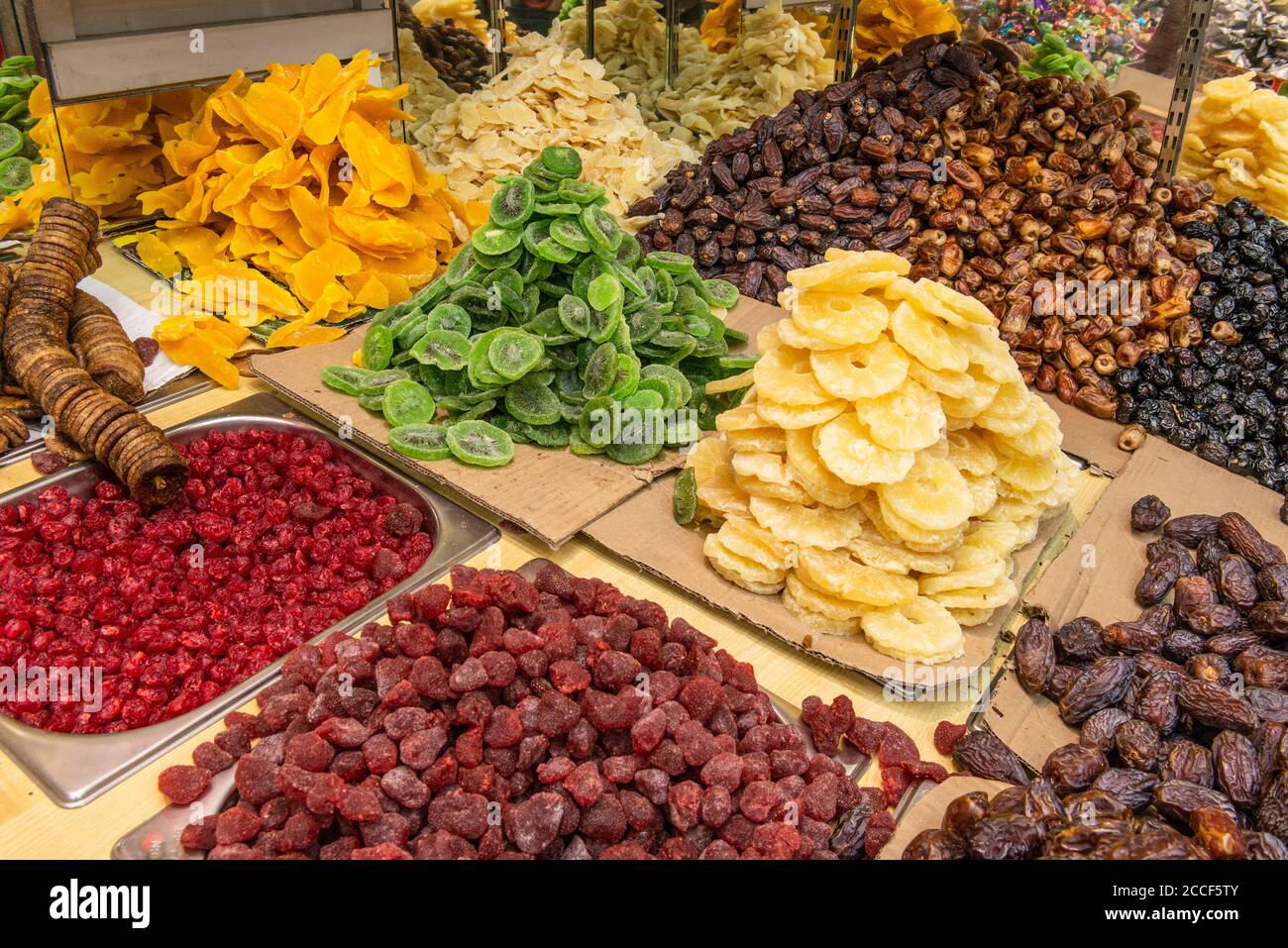 Spices; Assortment, papaya, kiwi, pineapple, dates, figs, pomegranate