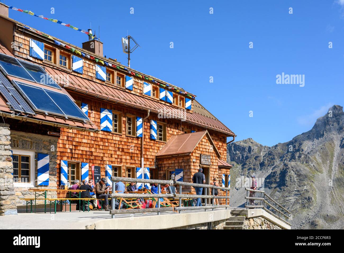 Austria, Montafon, the Saarbrücker Hütte of the DAV at 2538 m lies below the Kleinlitzner (2783 m). Stock Photo