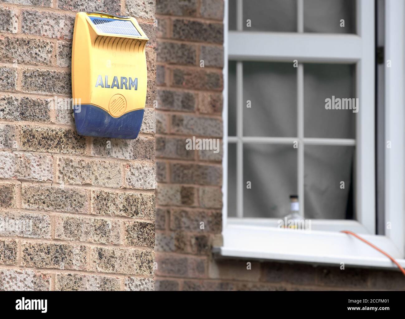 Burglar alarm outside hi-res stock photography and images - Alamy