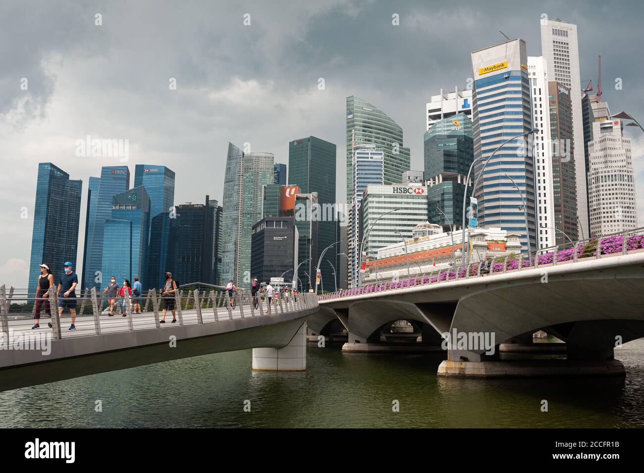 Singapore skyline dark clouds hi-res stock photography and images - Alamy