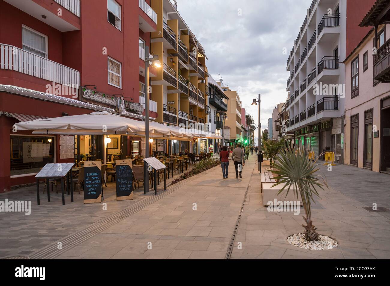 Restaurants in Calle San Juan in Puerto de la Cruz, Tenerife, Canary  Islands, Spain Stock Photo - Alamy
