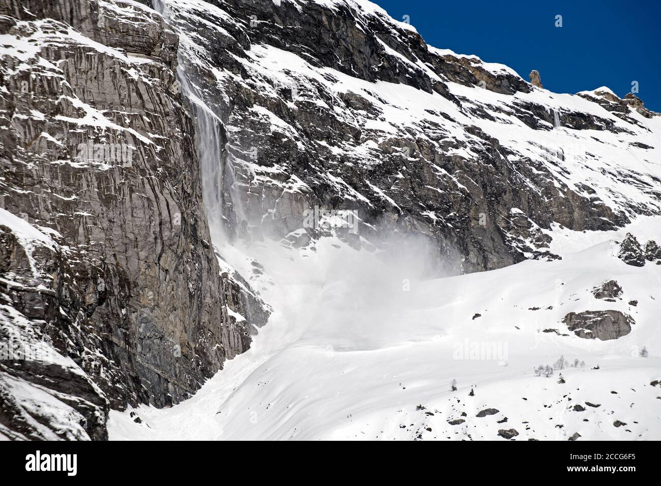 Avalanche alps hi-res stock photography and images - Alamy