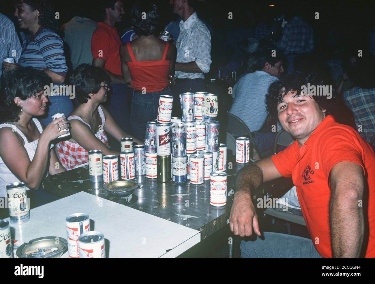 PILE OF BEER CANS IN CHEYENNE BAR, WYOMING, USA 1970s Stock Photo