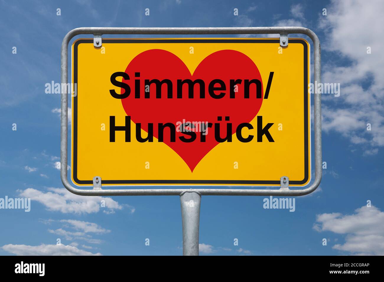 Ortstafel Simmern/Hunsrück, Rheinland-Pfalz, Deutschland | Place name sign Simmern/Hunsrück, Rhineland-Palatinate, Germany, Europe Stock Photo