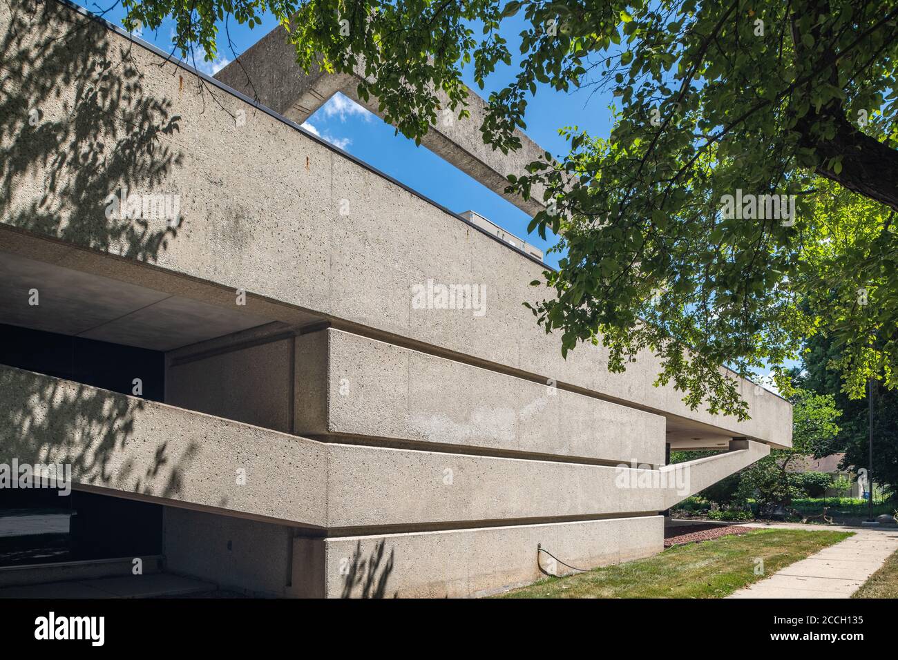 Modern administration building Stock Photo - Alamy