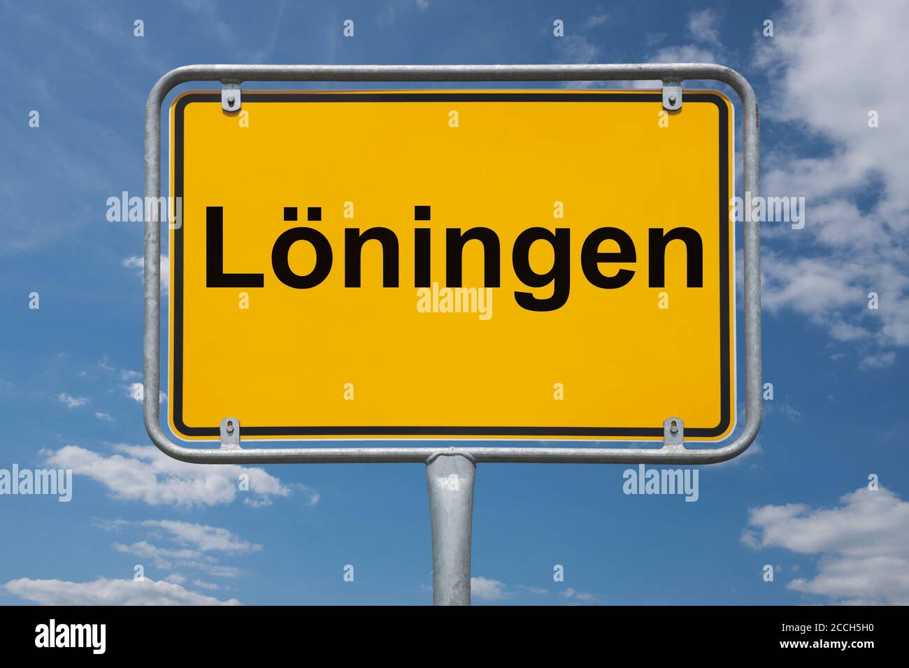 Ortstafel Löningen, Niedersachsen, Deutschland | Place name sign Löningen, Lower Saxony, Germany, Europe Stock Photo
