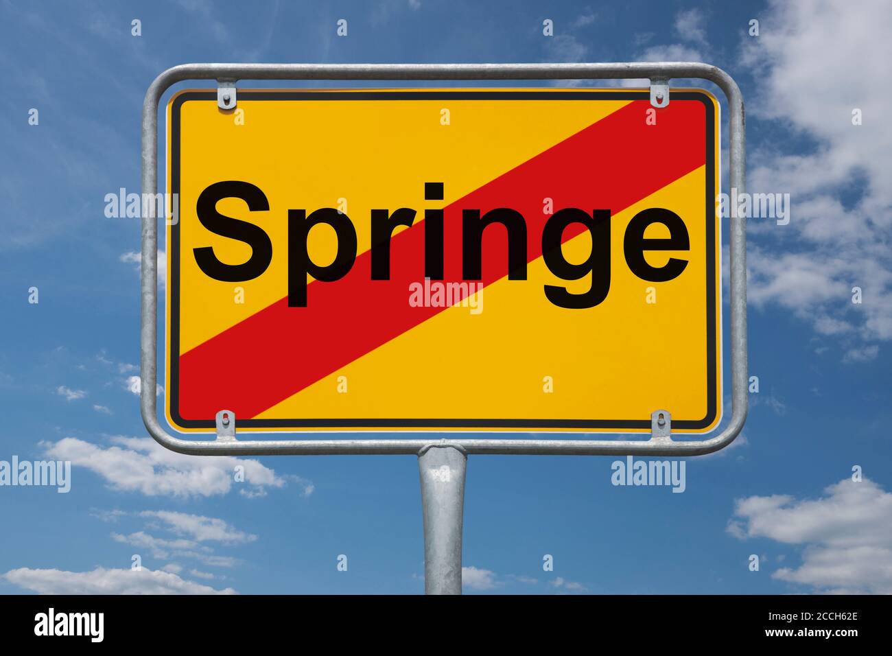Ortstafel Springe, Niedersachsen, Deutschland | Place name sign Springe, Lower Saxony, Germany, Europe Stock Photo